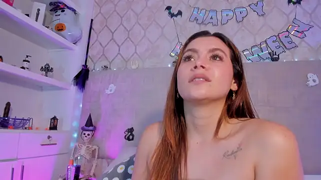 SaraAlvarezx - Naked + Lovense medium 😈