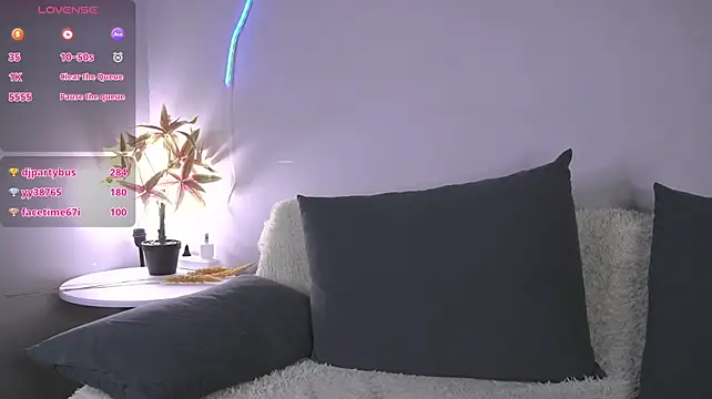 Minty_bite - Massage juicy oily tits