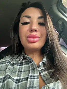 RuslanaXX - Make me squirt now