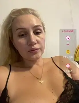 YourBlondee