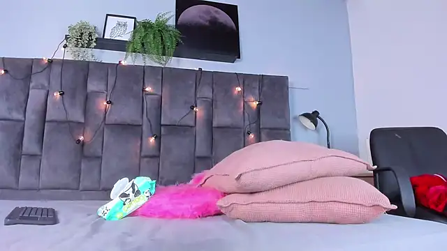 DulceAurora__ - oil my sexy body , spack my ass👋