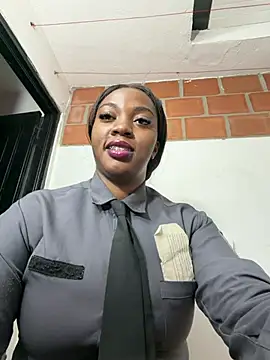 CiaraEbony - ♥ big squirt in front of my boss ♥