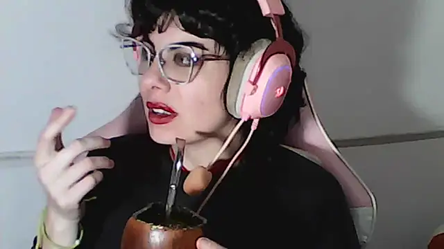 Owly_bloom - suck dildo