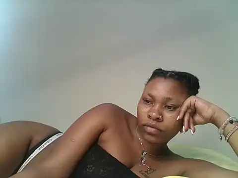 Juicyy_afriq - birthday month