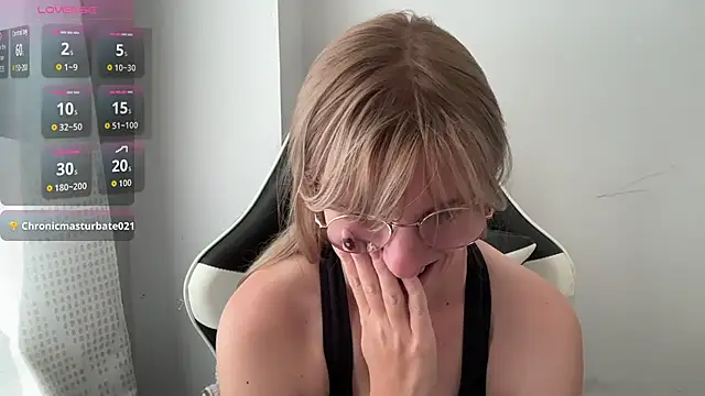 BustyKellyXXX - suck boobs