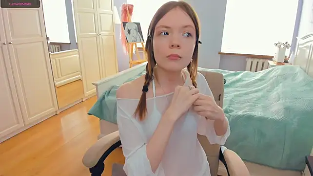 LavenderMitten - Bon appétit (toy in panties)