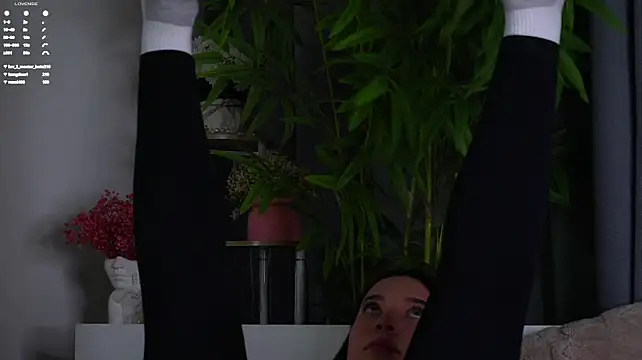 LowOncoming - Boobs flash