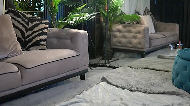 Lexira1n - Slide a dildo inside me