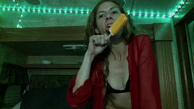 Crazylilredhead69 - insert glass dick