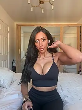 KinkyKirstiexx