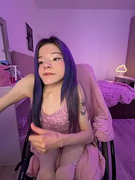 MiniSophiaa - Show ass/doggy 5min
