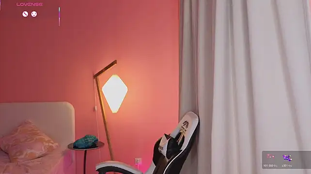 Elis_Fox - SHOW PUSSY CLOSE-UP & SPREAD IT ;p