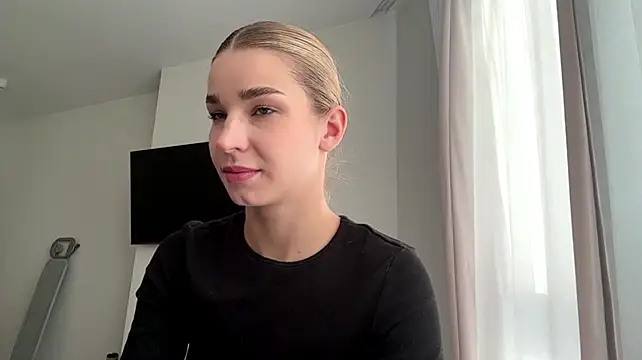 PickmeGirl - stand up and spin around