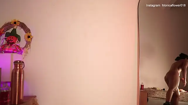 Monicaflowerr - ride dildo