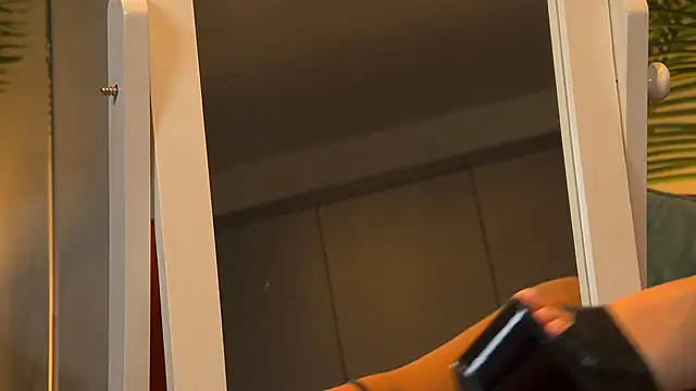 Jo_Reed - mmmm make it rain from my pussy daddy💦