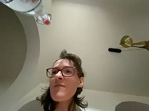 Hairy_horny_mommy - Tongue tease