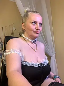Victoria_Notti - play with naked boobs
