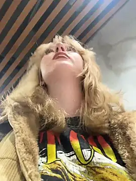 RonnieKiss - Completely naked