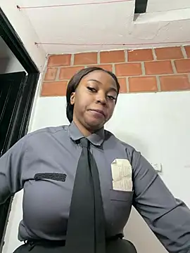 CiaraEbony - ♥ big squirt in front of my boss ♥
