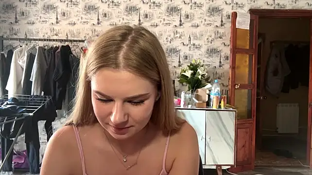HoneysPiee - 67 boobs :p