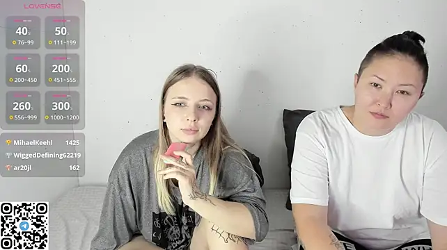 Alice_Halle - Spank naked blondie ass x15