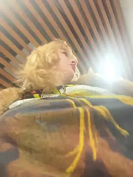 RonnieKiss - Completely naked
