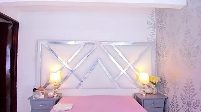 Khloeblake - SLOW ASS SQUEEZE 🍑