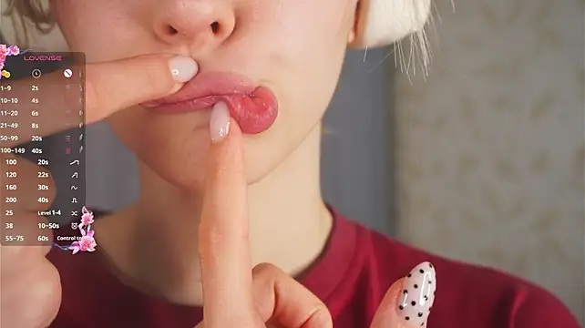 WilmaViesca - 💖Tease you and lick my naughty finger💖