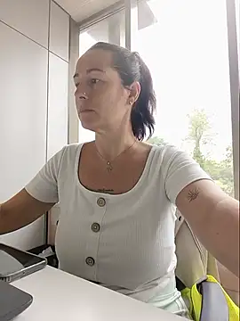 Bichota85 - Escupir tetas+ 3 videos LT