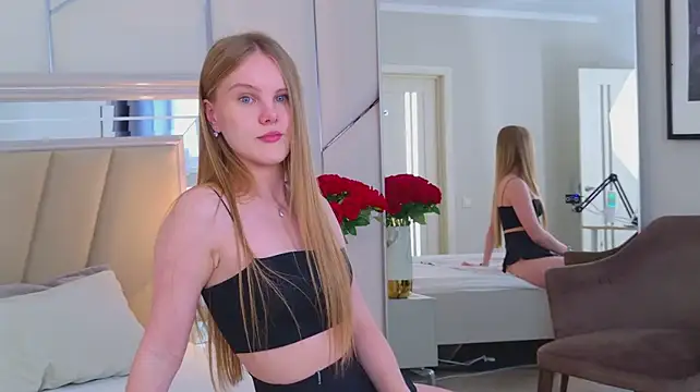 Lili_Lohan - sexy photo