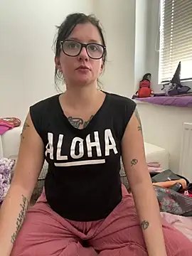 Marketatomas - Skákání na dildu 30 sek