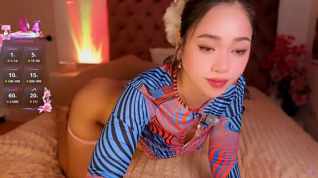 Asian_dhimple - buzzed kittyclit play w/vibrator