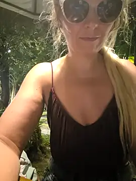Anvessra - Show Tits
