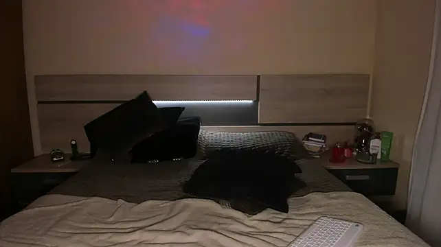 Stefany_miller77 - play pussy fingers + 2 min control toy