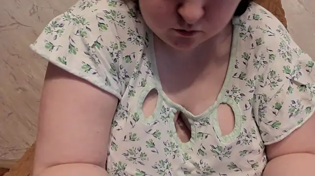 Alice_allens - flash boobs