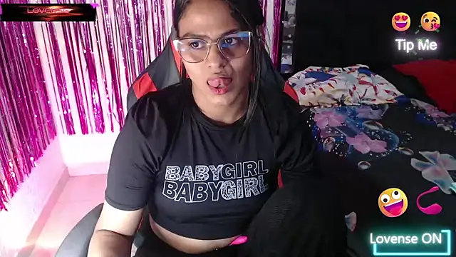 SweetAlmaa - show tits and slap hard