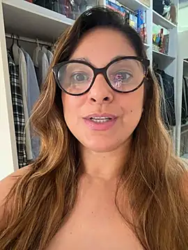 Mariiii_morena - Peladinha e mostrando por 3 minutos