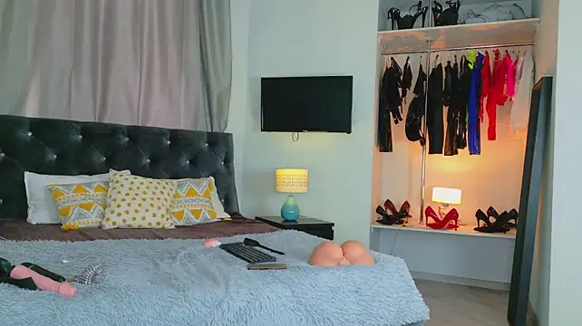 InvitingTina - Topless Nipples Play tease Close Up