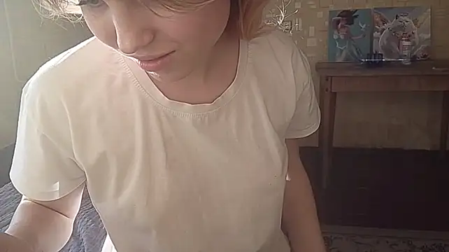 MargoTray - Pinch my nipples under bra