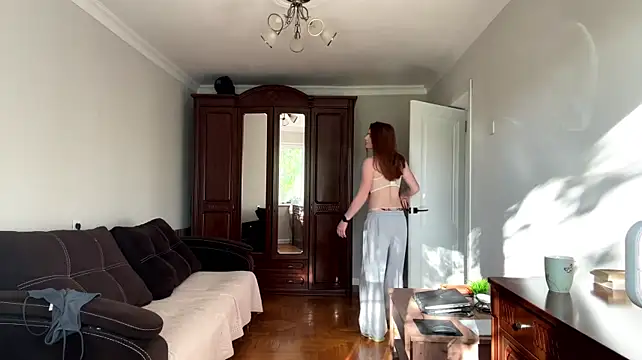 AlinaFinalgon - twirl around and show off her outfit