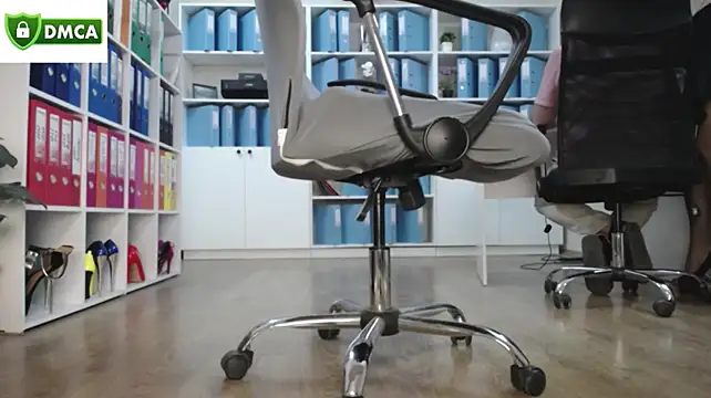 Secret-office - Bring me to orgasm ;)