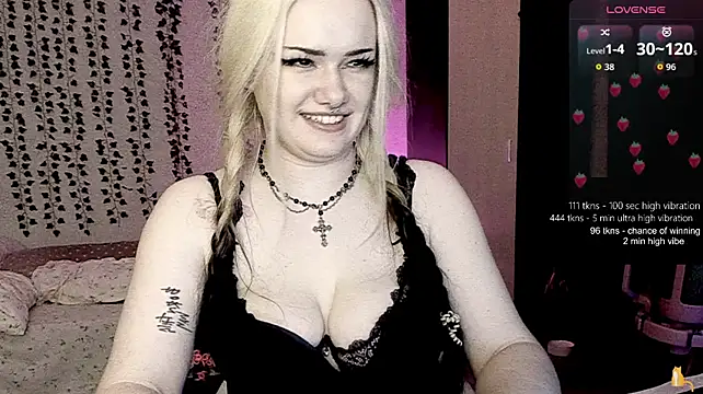 Strawberry_elfcat - hand bra