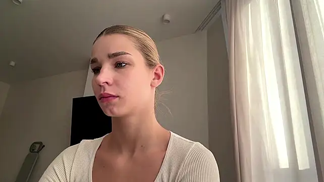 PickmeGirl - stand up and spin around