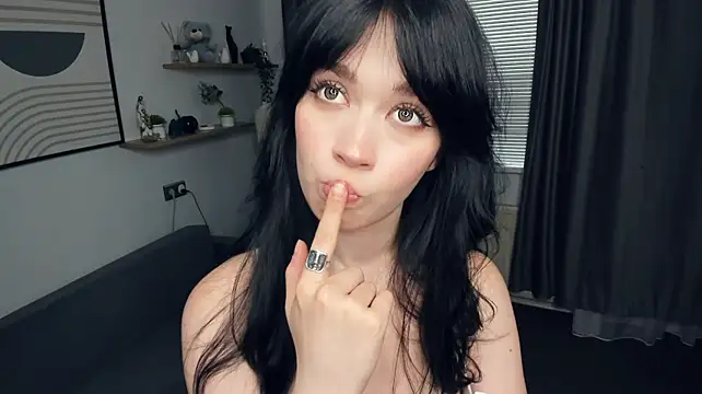 GwynBelous - lower the skirt a bit and tease with cut