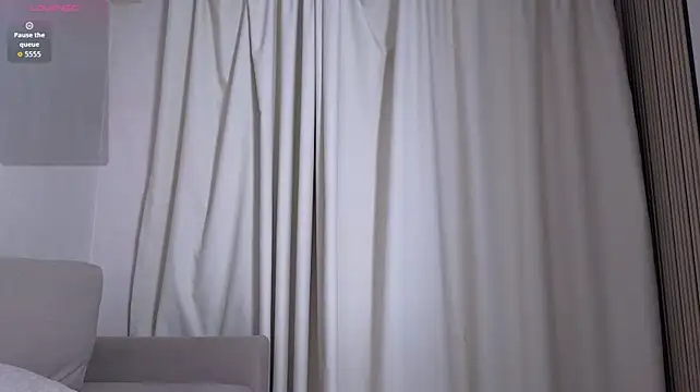 Yumimia - pinch nipples