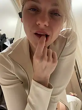 ValenciaShock - SPANK MY WET PUSSY
