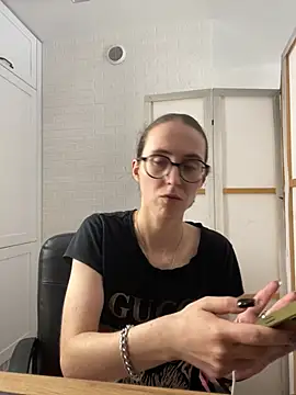 MartiniiSelenna - Show boobs