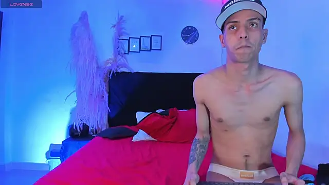 IzzyHiltton_ - cum in tits