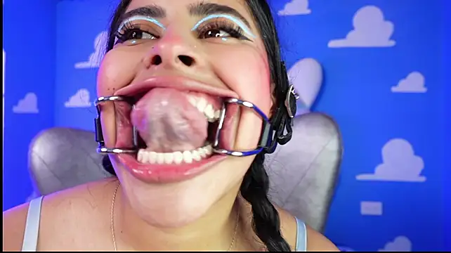 Miss___anya - ruin my make-up with too lots saliva