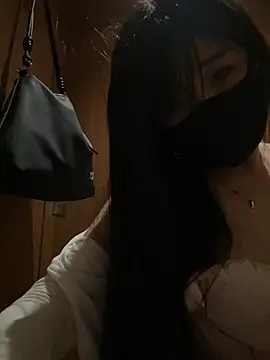 Xiao-mo520 - 美导老师下班兼职电子女友，咖啡厅，刺激，人多，哥哥轻点，完成目标脱外裤直播5分钟